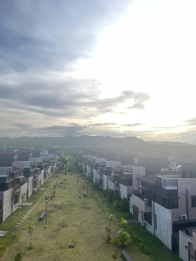 Seafront Residences Vacation Getaway Сан-Хуан Экстерьер фото